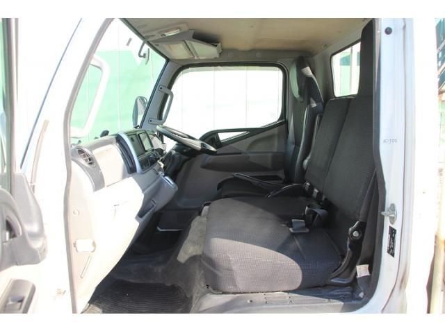 MITSUBISHI CANTER 2017 Image 31