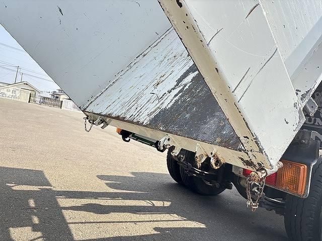 HINO DUTRO 2017 Image 31