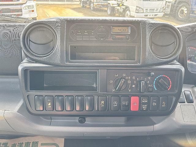 HINO DUTRO 2017 Image 31