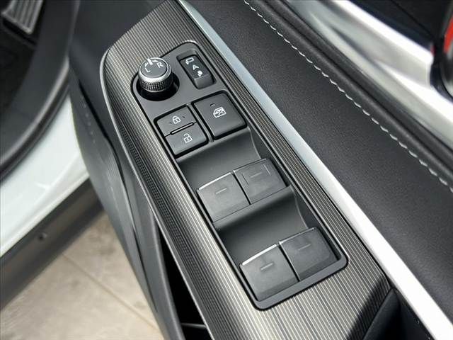 TOYOTA HARRIER 2WD 2023 Image 31