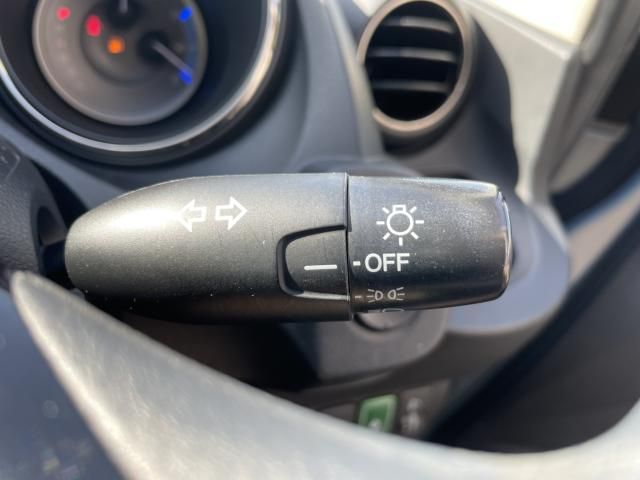 HONDA FIT SHUTTLE HYBRID 2012 Image 31