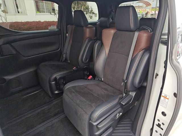 TOYOTA ALPHARD 2017 Image 31