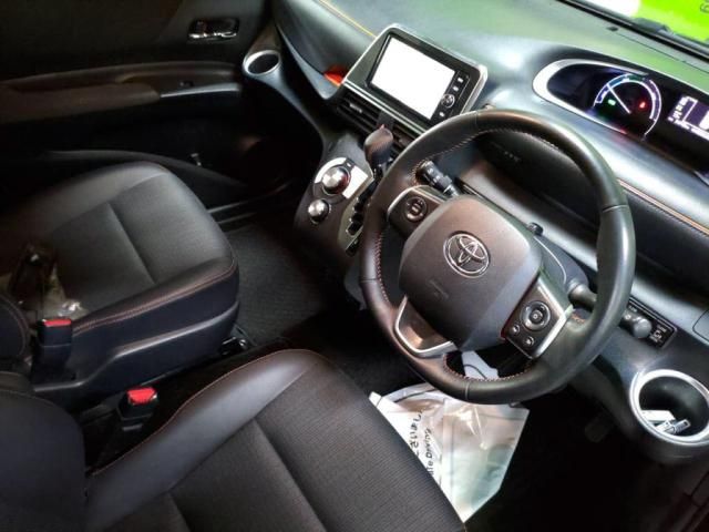 TOYOTA SIENTA HYBRID 2018 Image 31