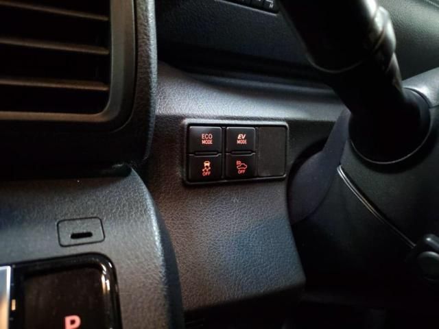 TOYOTA SIENTA HYBRID 2018 Image 31