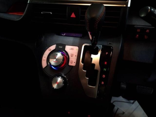 TOYOTA SIENTA HYBRID 2018 Image 31