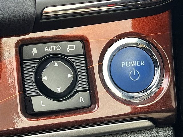 TOYOTA CROWN SEDAN HYBRID 2015 Image 31