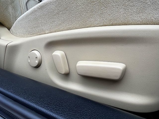 TOYOTA CROWN SEDAN HYBRID 2015 Image 31