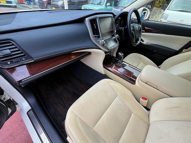 TOYOTA CROWN SEDAN HYBRID 2015 Image 31