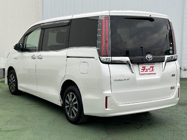 TOYOTA ESQUIRE HYBRID 2019 Image 31