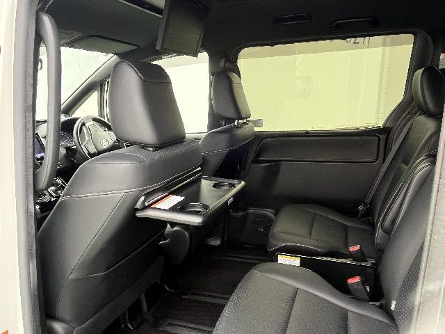 TOYOTA ESQUIRE HYBRID 2019 Image 31