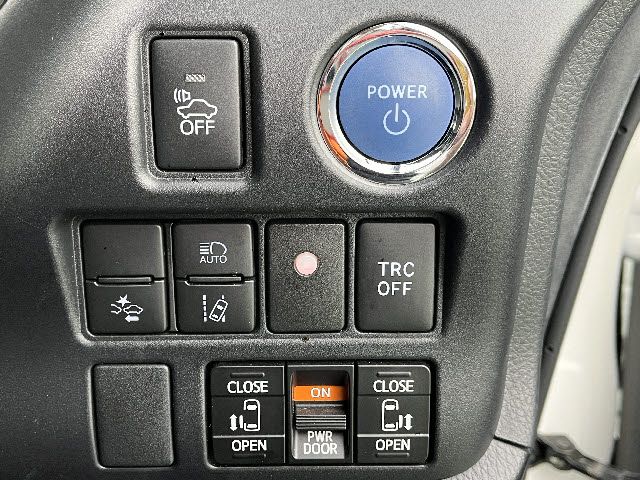 TOYOTA ESQUIRE HYBRID 2019 Image 31