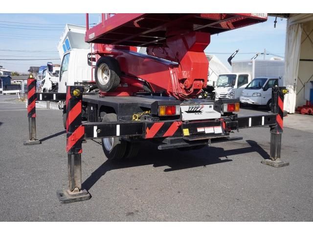 ISUZU ELF 2010 Image 31