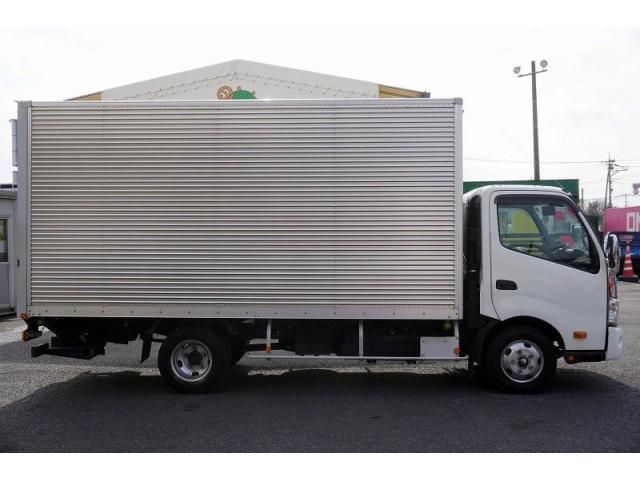 HINO DUTRO 2018 Image 31