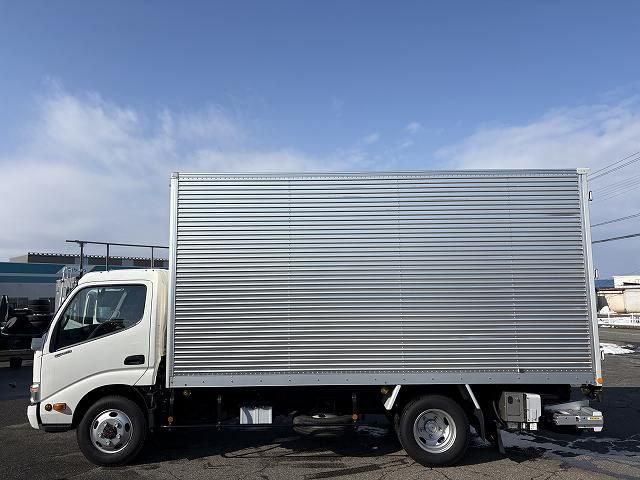 HINO DUTRO 2016 Image 31