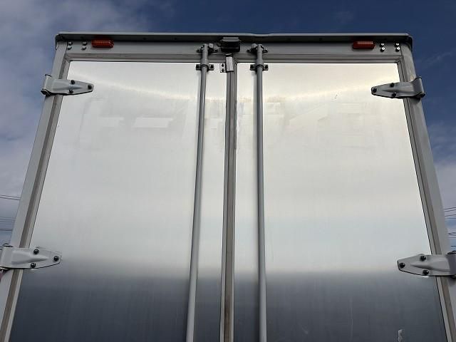 HINO DUTRO 2016 Image 31