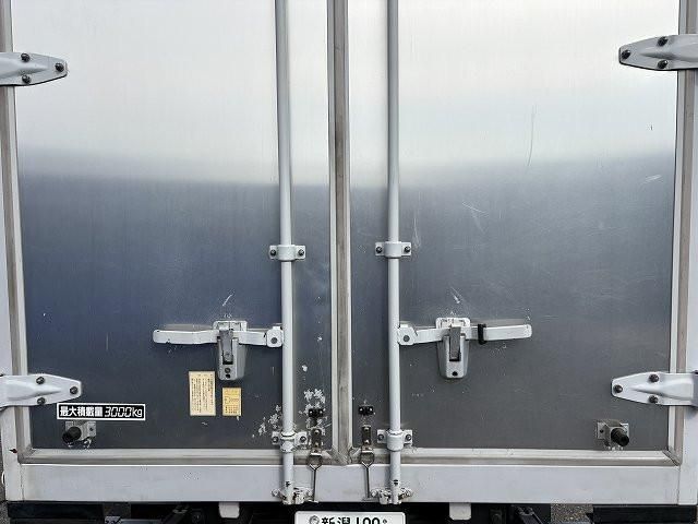 HINO DUTRO 2016 Image 31