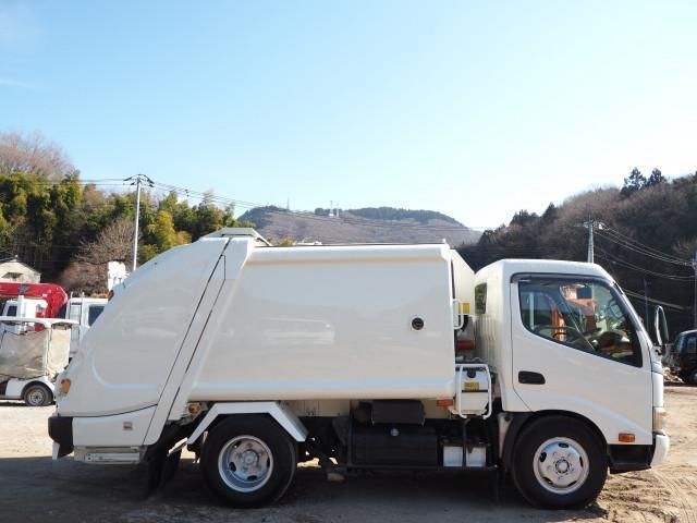 HINO DUTRO 2011 Image 31