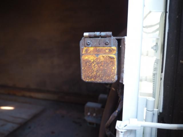 HINO DUTRO 2011 Image 31