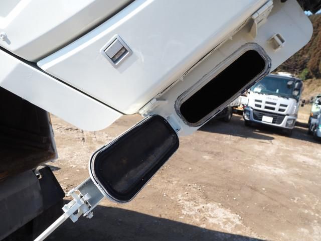 HINO DUTRO 2011 Image 31