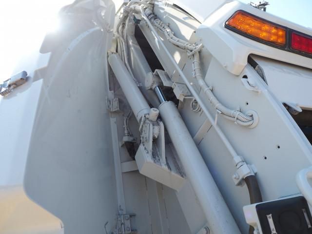 HINO DUTRO 2011 Image 31