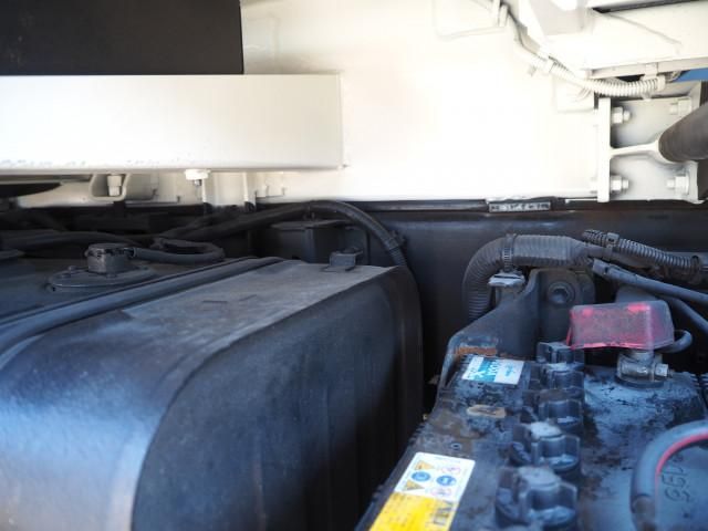 HINO DUTRO 2011 Image 31