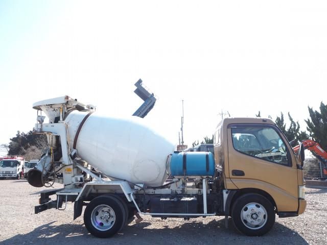 HINO DUTRO 2008 Image 31