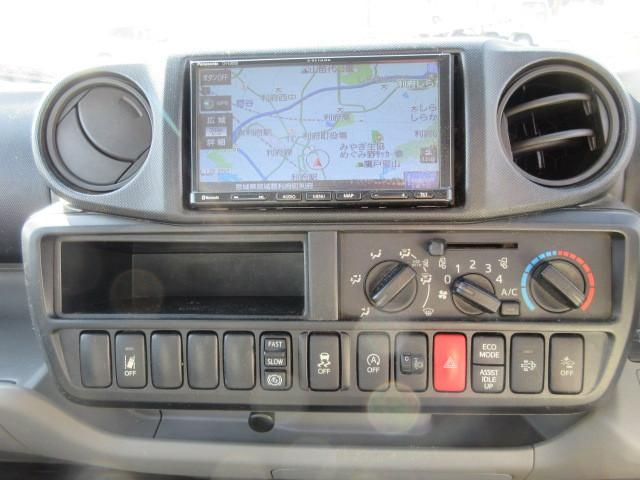 HINO DUTRO 2018 Image 31