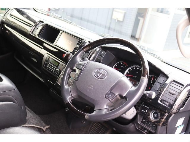 TOYOTA HIACE VAN 2WD 2018 Image 31