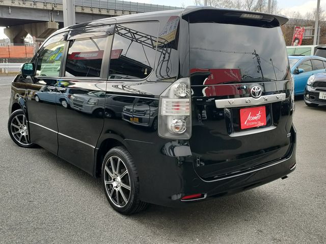 TOYOTA VOXY 2011 Image 31