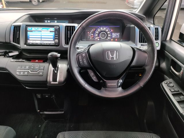 HONDA STEPWAGON SPADA 2011 Image 31