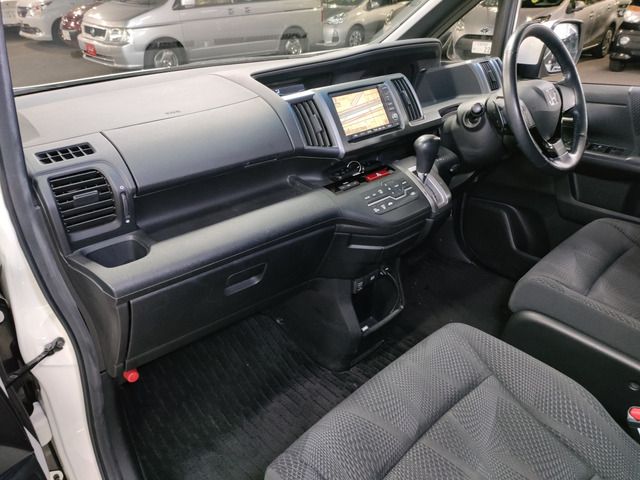 HONDA STEPWAGON SPADA 2011 Image 31