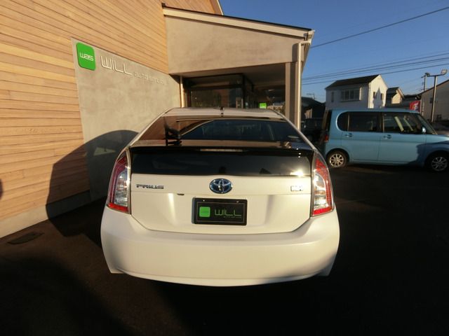 TOYOTA PRIUS 2012 Image 31