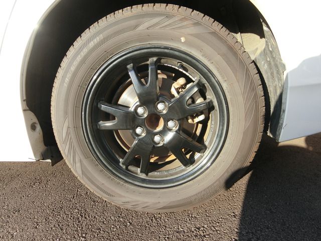 TOYOTA PRIUS 2012 Image 31