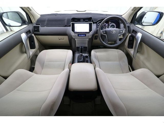 TOYOTA LANDCRUISER PRADO 2019 Image 31