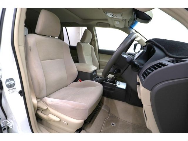 TOYOTA LANDCRUISER PRADO 2019 Image 31