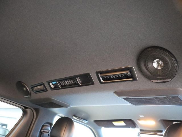 TOYOTA HIACE VAN 4WD 2022 Image 31