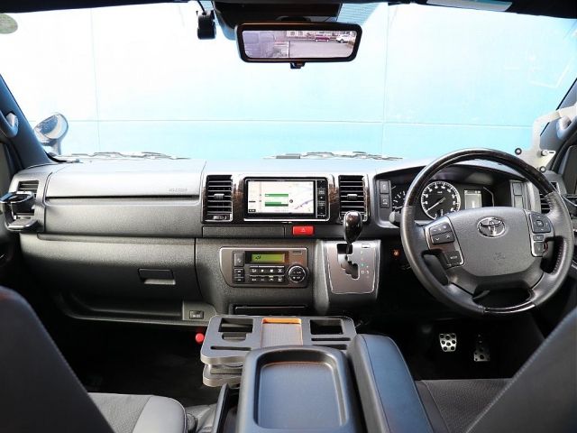 TOYOTA HIACE VAN 4WD 2022 Image 31