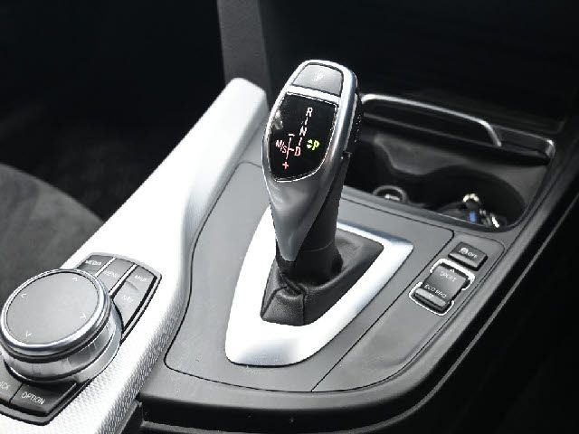 BMW 3SERIES SEDAN 2017 Image 31