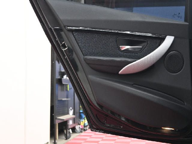 BMW 3SERIES SEDAN 2017 Image 31