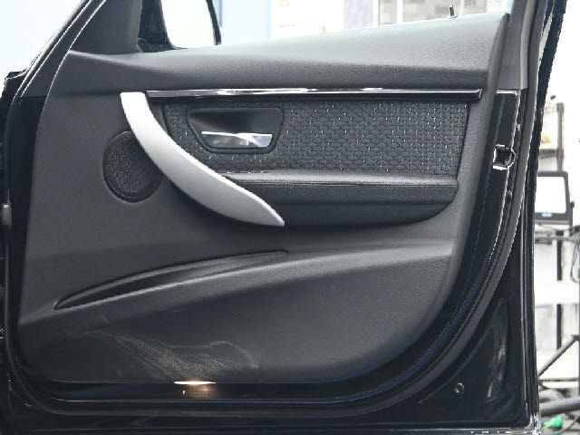 BMW 3SERIES SEDAN 2017 Image 31