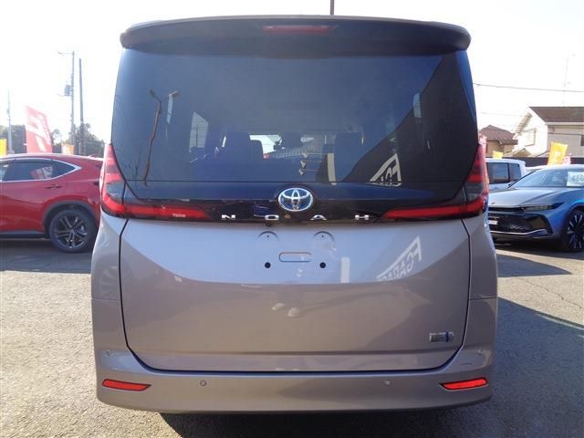 TOYOTA NOAH HYBRID 2023 Image 31