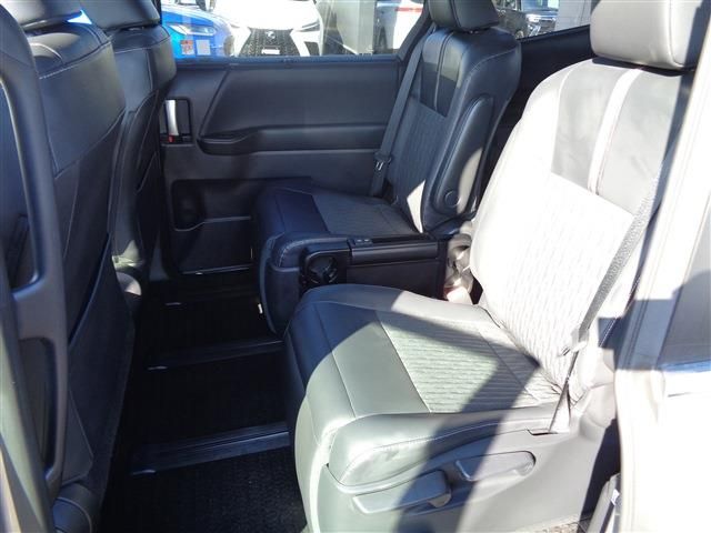 TOYOTA NOAH HYBRID 2023 Image 31