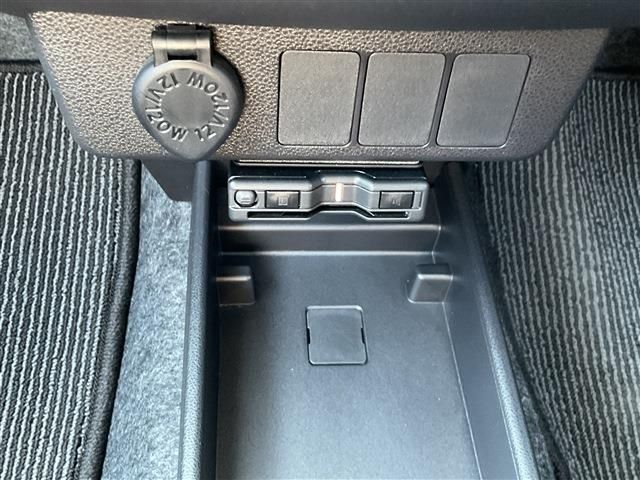 DAIHATSU MIRA E:S 4WD 2023 Image 31