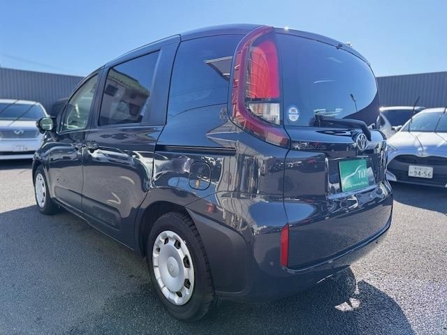 TOYOTA SIENTA HYBRID 2023 Image 31