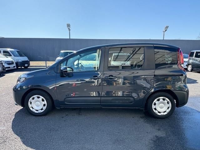 TOYOTA SIENTA HYBRID 2023 Image 31