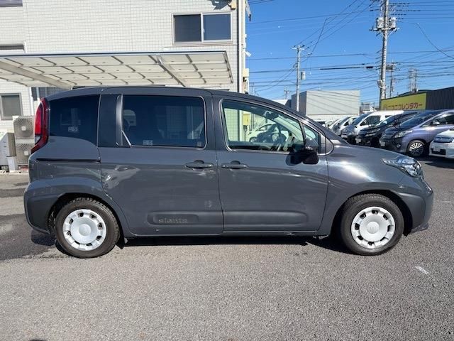 TOYOTA SIENTA HYBRID 2023 Image 31