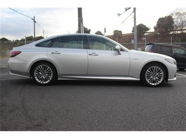 TOYOTA CROWN SEDAN HYBRID 2019 Image 31