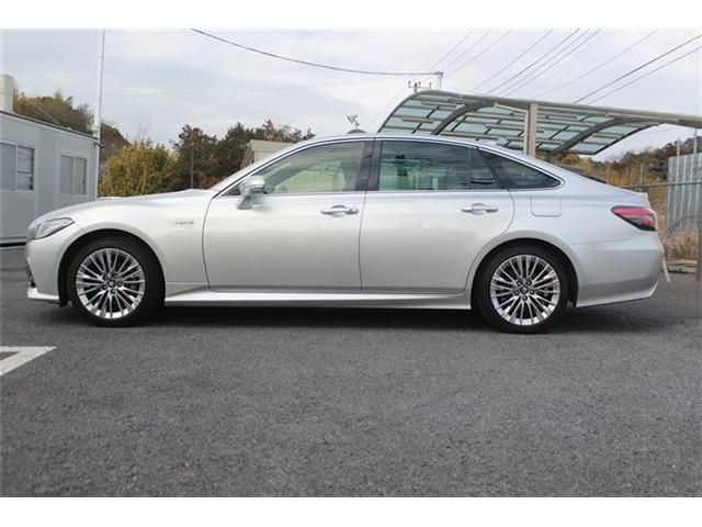 TOYOTA CROWN SEDAN HYBRID 2019 Image 31
