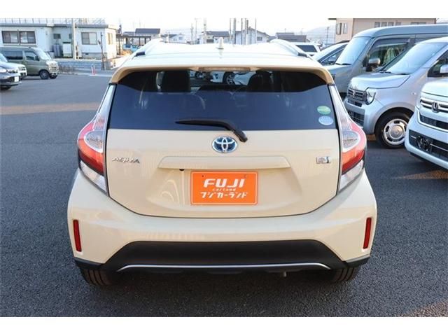 TOYOTA AQUA 2017 Image 31