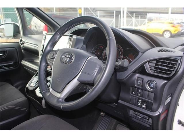 TOYOTA ESQUIRE 2017 Image 31